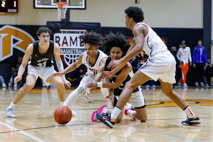Webster Groves Missouri Mount Carmel Illinois boys basketball December 16 2023 Nate Latsch 24993